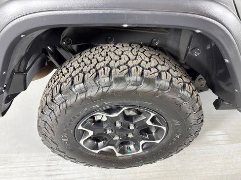 Used 2023 Jeep Wrangler Unlimited Rubicon 4xe w/ Steel Bumper Group AWD/4WD image 11