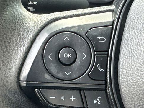 Used 2020 Toyota Corolla LE image 24