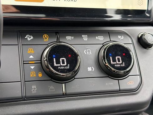 New 2026 Land Rover Defender 110 OCTA AWD/4WD image 18