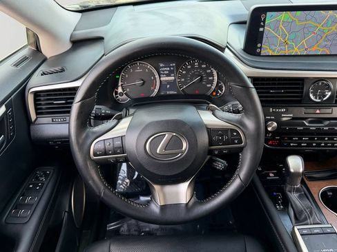 Used 2022 Lexus RX 350L Premium w/ Premium Package AWD/4WD image 18