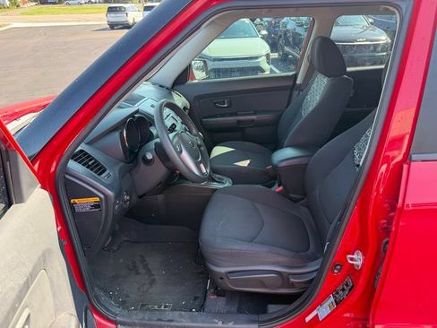 Used 2011 Kia Soul + w/ Audio Pkg FWD image 9