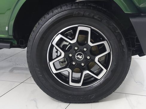 Used 2024 Ford Bronco Outer Banks image 15