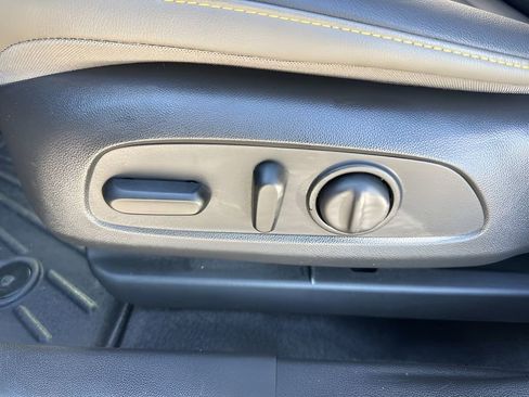 Used 2025 Chevrolet Trax ACTIV w/ Driver Confidence Package image 10