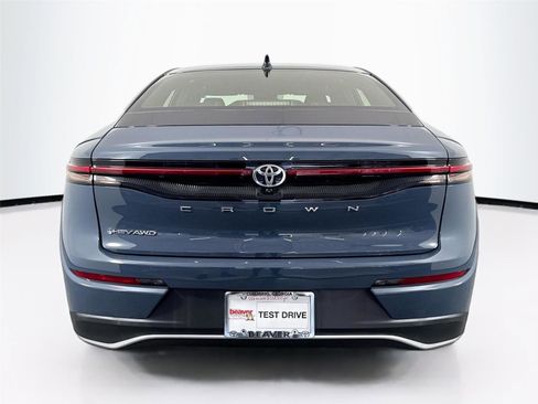 Certified 2025 Toyota Crown AWD/4WD image 12
