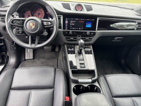 Used 2023 Porsche Macan Turbo AWD/4WD image 19