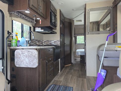 Used 2016 Mercedes-Benz Sprinter 3500 image 7