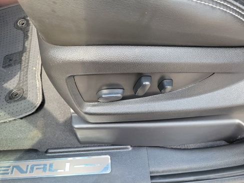 Used 2019 GMC Yukon XL Denali AWD/4WD image 14