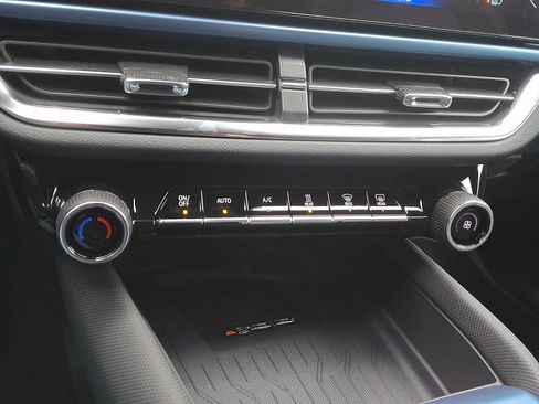 New 2026 Chevrolet Equinox EV LT image 15