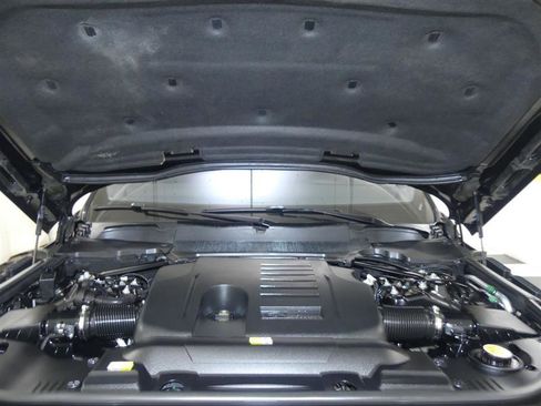 Used 2020 Land Rover Range Rover Sport HST image 32