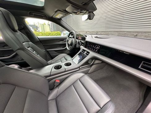 Used 2024 Porsche Taycan image 37