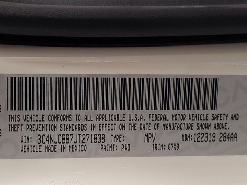 Used 2018 Jeep Compass Latitude w/ Popular Equipment Group FWD image 33