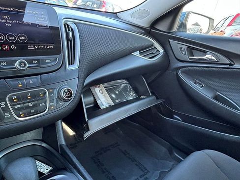Used 2024 Chevrolet Malibu LT FWD image 29
