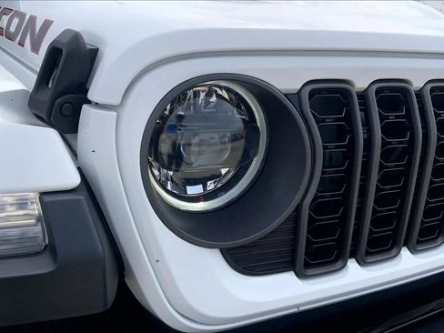 Used 2024 Jeep Wrangler Unlimited Rubicon AWD/4WD image 27