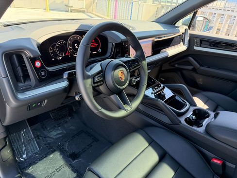 New 2026 Porsche Cayenne image 4