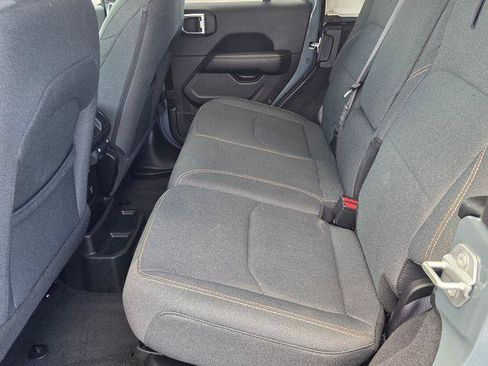 Used 2025 Jeep Wrangler Sahara image 33