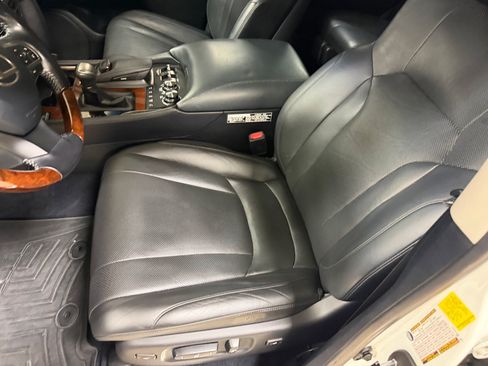 Used 2016 Lexus LX 570 4WD w/ Luxury Package image 21