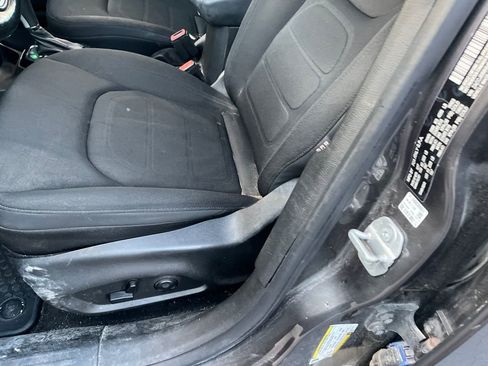 Used 2017 Jeep Renegade Altitude image 20