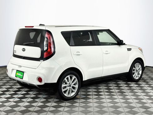 Used 2019 Kia Soul + FWD image 8