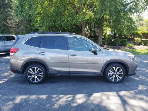 Used 2019 Subaru Forester Limited AWD/4WD image 2