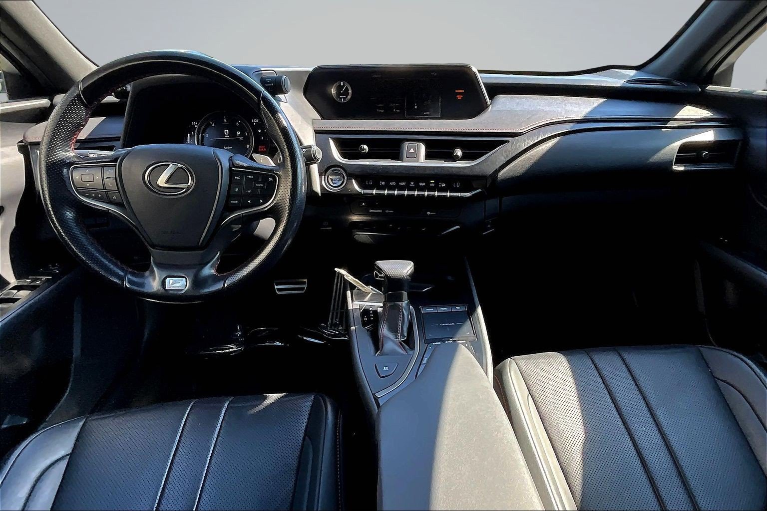Used 2019 Lexus UX 200 F Sport FWD image 6
