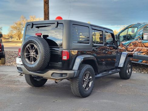 Used 2016 Jeep Wrangler Unlimited Sahara image 9