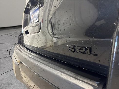 Used 2018 Cadillac Escalade Premium Luxury image 18