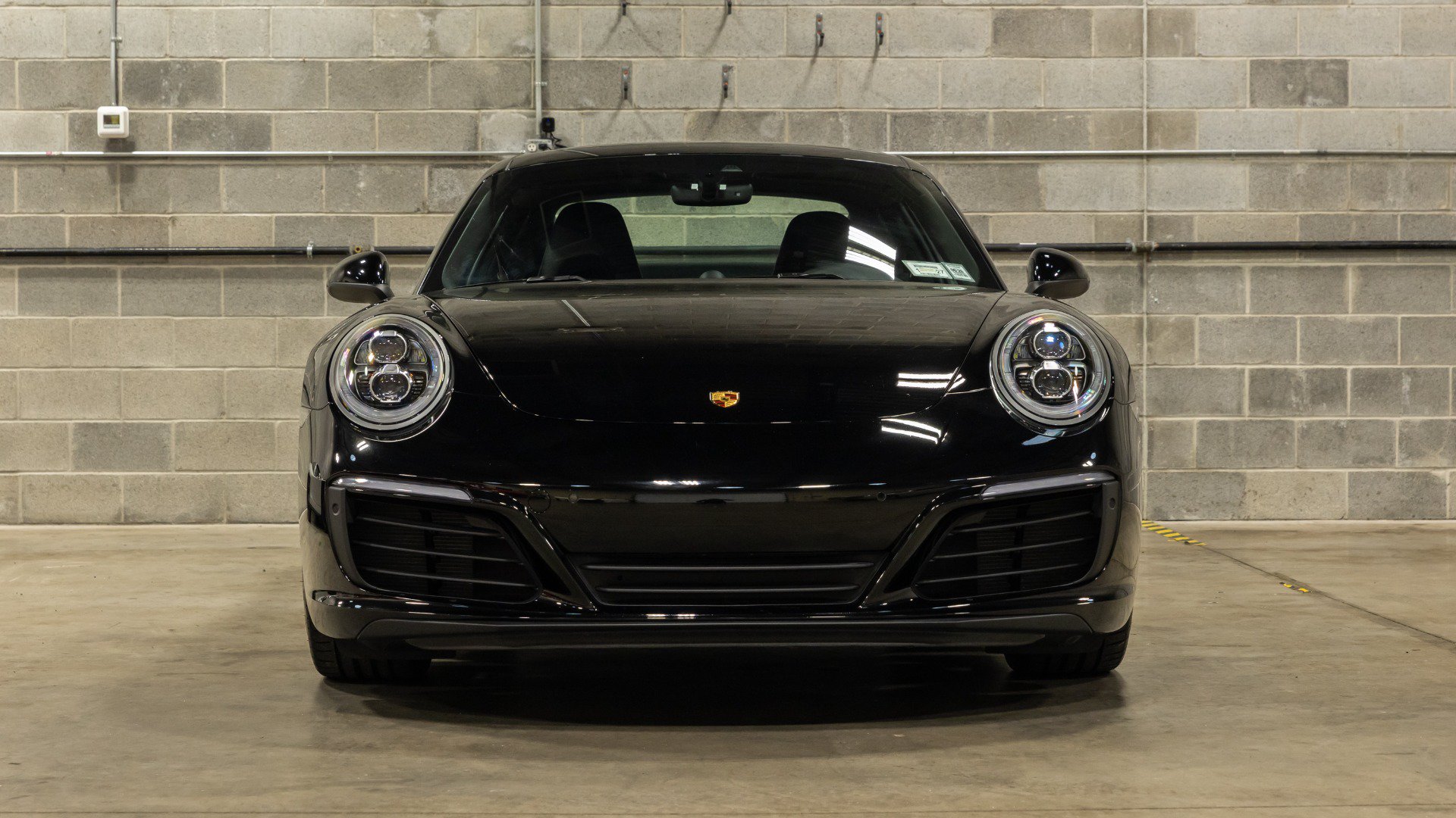 Used 2018 Porsche 911 Carrera RWD image 2