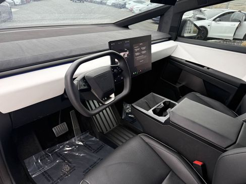 Used 2024 Tesla Cybertruck Cyberbeast AWD/4WD image 13