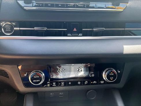 Used 2023 Mitsubishi Outlander SE Black Edition AWD/4WD image 32