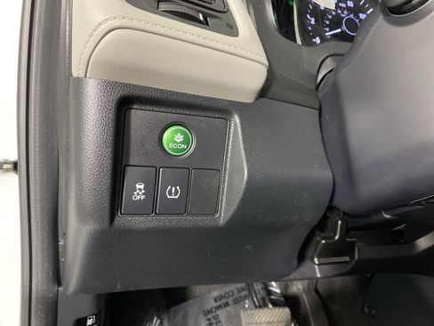 Used 2022 Honda HR-V LX image 24