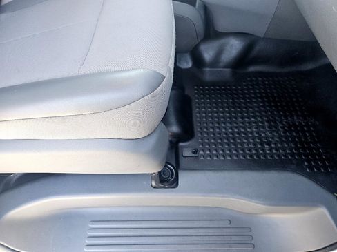 Used 2020 Nissan NV 2500 SV image 30