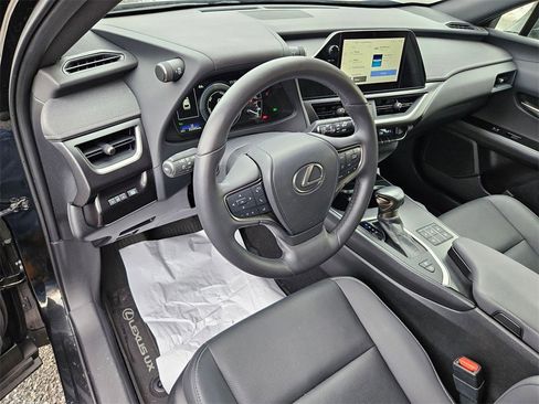 Used 2024 Lexus UX 250h 250h Premium image 9