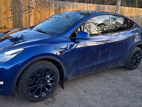 Used 2022 Tesla Model Y Long Range image 4