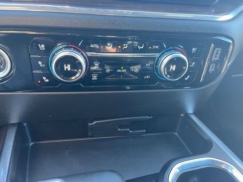 Used 2024 GMC Sierra 1500 SLT image 44