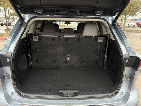 Used 2022 Toyota Highlander LE image 35