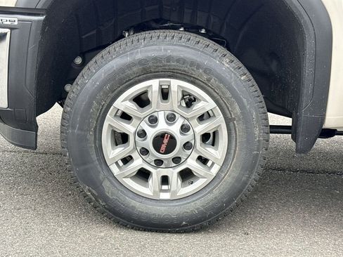 New 2026 GMC Sierra 2500 SLE w/ SLE Value Package; image 12