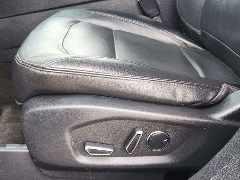 Used 2016 Ford Explorer XLT w/ Equipment Group 202A image 26