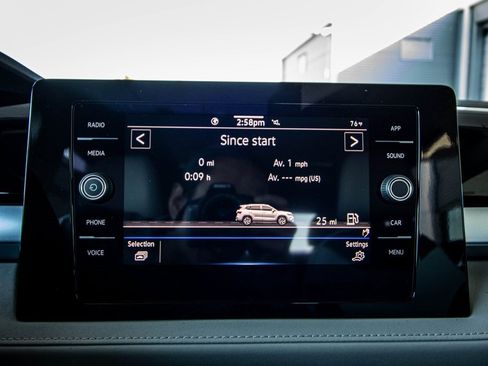 New 2026 Volkswagen Taos SE image 5