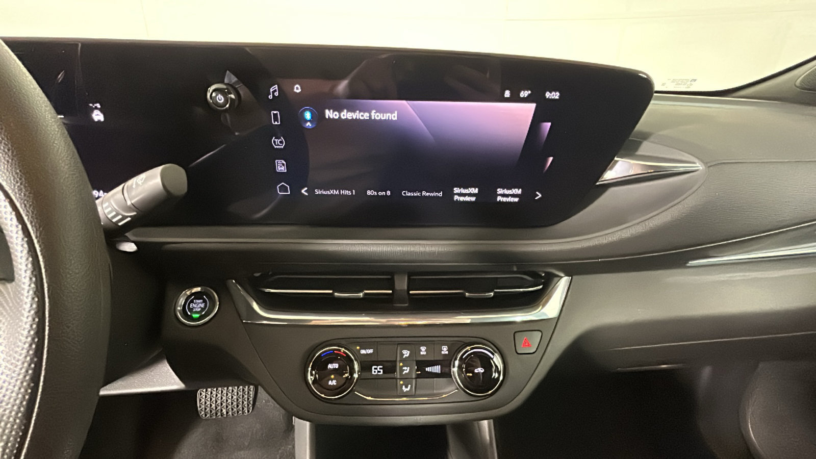 Used 2025 Buick Envista Preferred FWD image 27