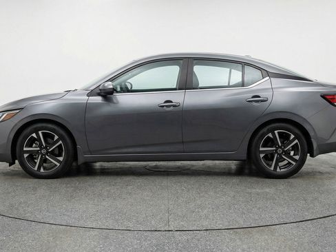 Used 2025 Nissan Sentra SV image 5
