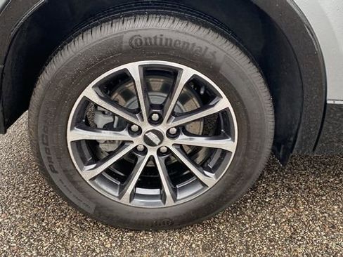 Used 2024 Cadillac XT4 Sport AWD/4WD image 11