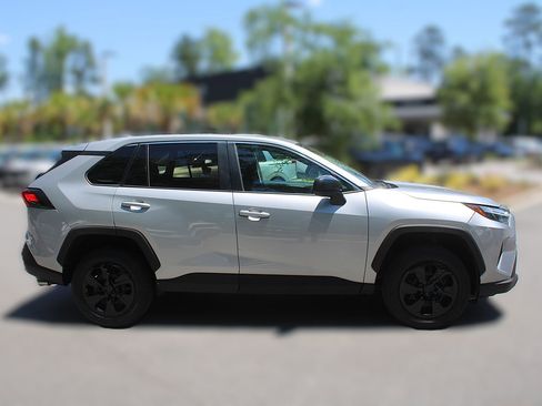 Used 2024 Toyota RAV4 LE AWD/4WD image 13