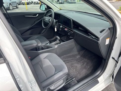 Certified 2023 Kia Niro LX FWD image 13
