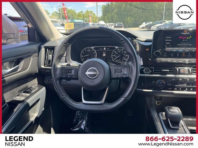 Used 2024 Nissan Pathfinder SL AWD/4WD image 16