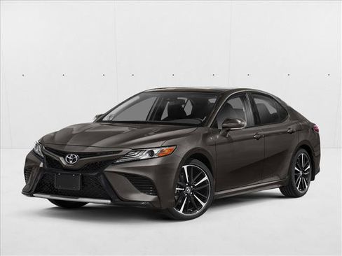 Used 2019 Toyota Camry XSE w/ Navigation Package FWD image 1