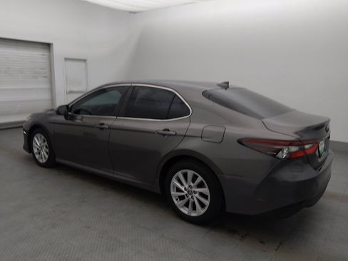 Used 2021 Toyota Camry LE image 3