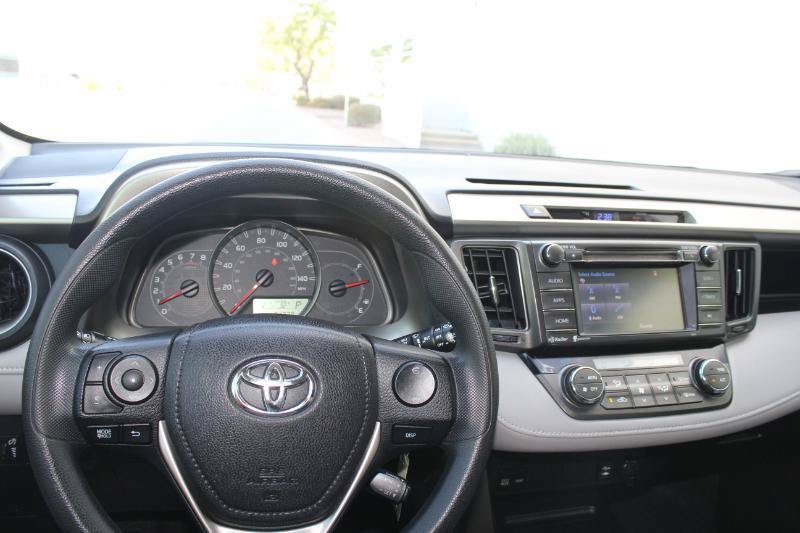 Used 2015 Toyota RAV4 XLE AWD/4WD image 26