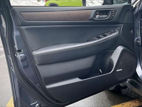 Used 2017 Subaru Outback 2.5i Limited w/ Popular Package #5 image 26