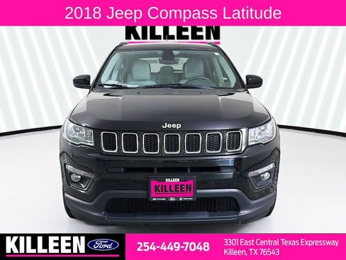 Used 2018 Jeep Compass Latitude FWD image 2