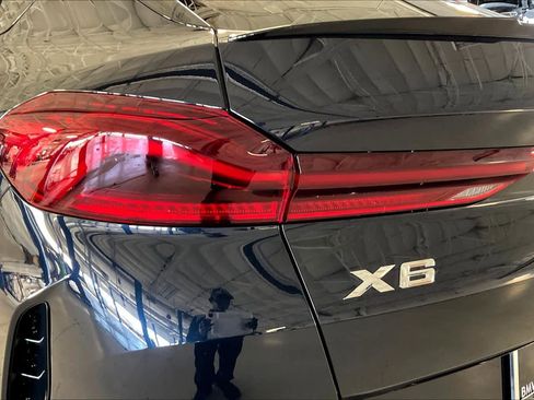 New 2026 BMW X6 xDrive40i w/ Climate Comfort Package image 14